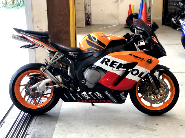 CBR1000RRにマルケジーニM7RS Genesiを組み込む - NAPS-ON マガジン