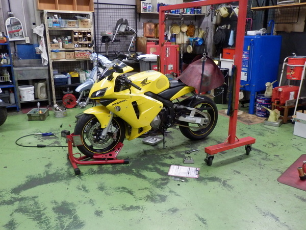 リアサス【モノショック交換】CBR600RR ☆作業難航☆ - NAPS-ON マガジン