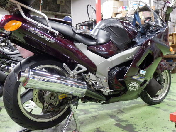 カワサキ ZZR1100『タイヤ交換』ダンロップ ロードスマート2 - NAPS
