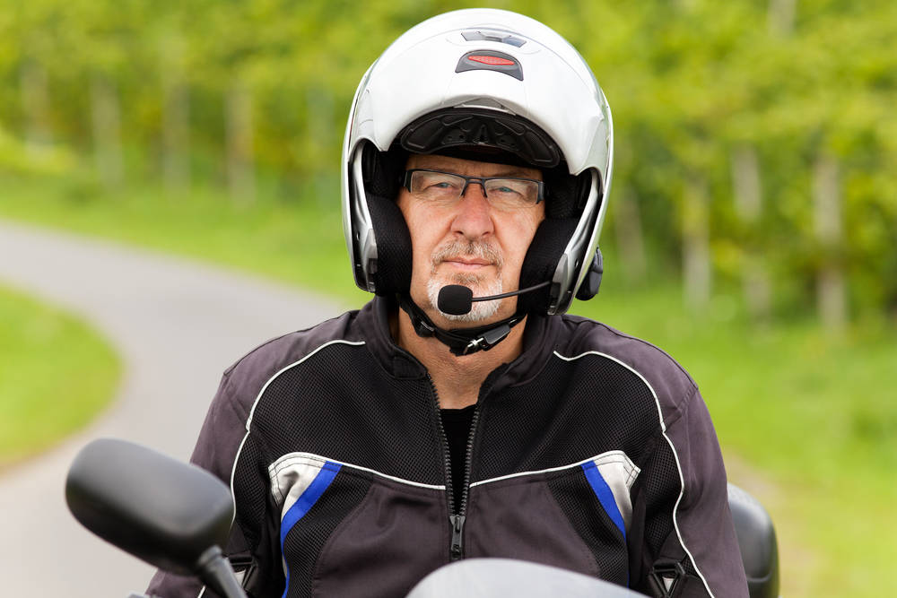 ヘルメットへのインカムの取り付け方法と手順 - NAPS-ON マガジン