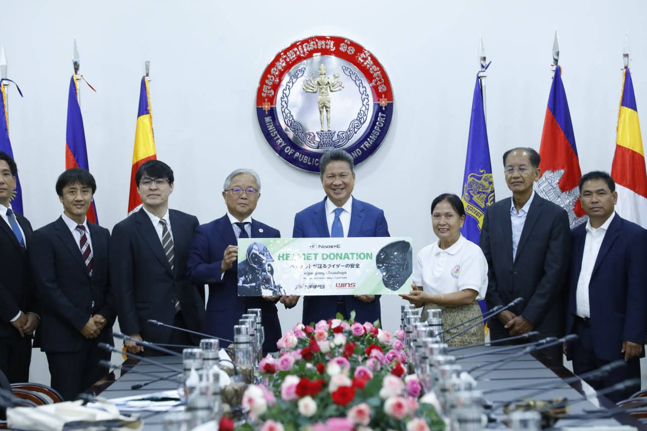 カンボジア政府へのヘルメット寄贈式典が挙行されました