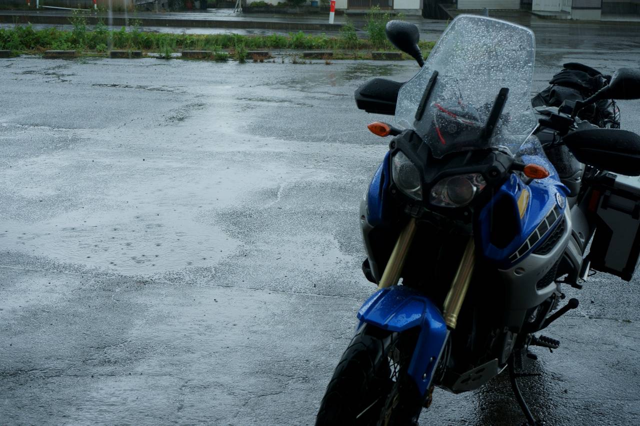 梅雨の雨対策！錆の発生を防ぐバイクの保管方法とやっておきたいメンテナンス！